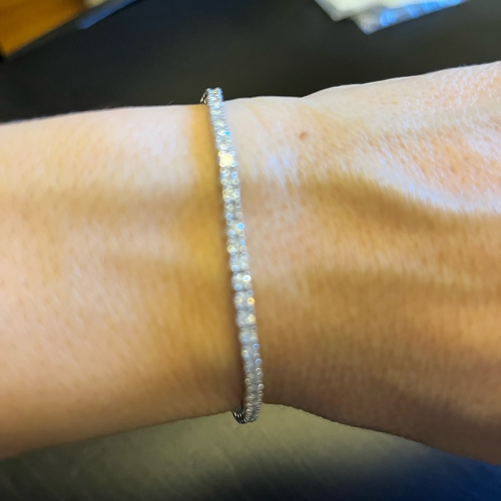 Tennis bracelet 7inch.